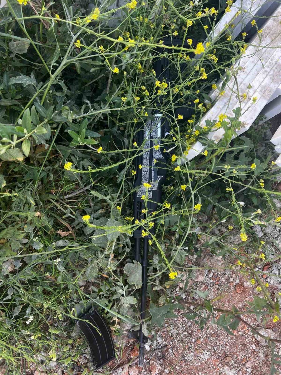 Ailesine Kızıp İnşaata Girdi, Tüfekle Etrafa Rastgele Ateş Etti