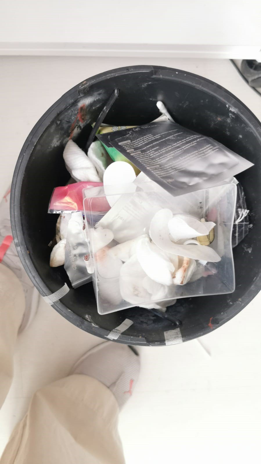 Antalya’da Merdiven Altı Güzellik Salonuna Baskın