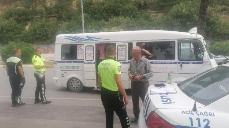 Minibüsteki Turist Sayısı Görenlere Pes Dedirtti