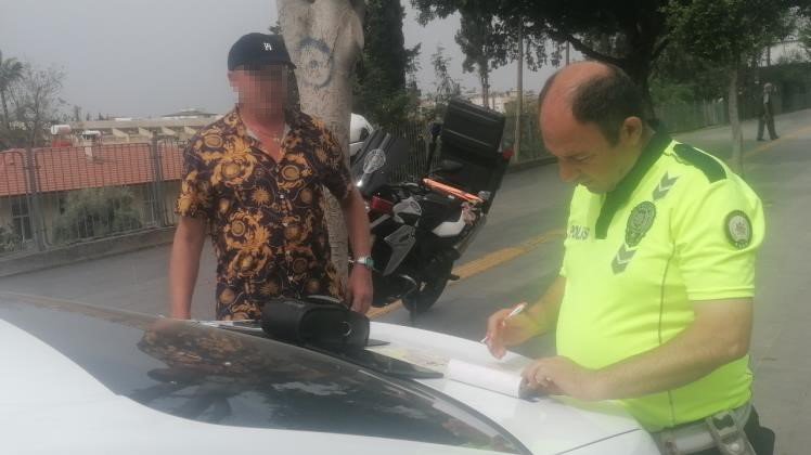 Minibüsteki Turist Sayısı Görenlere Pes Dedirtti