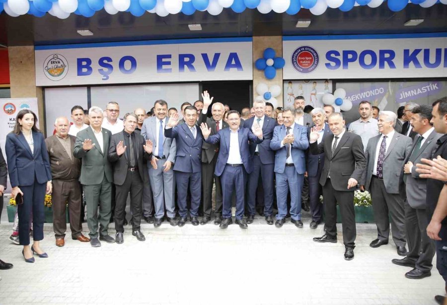 Vali Çiçek, Öğrencileri İlmek İlmek İşliyor