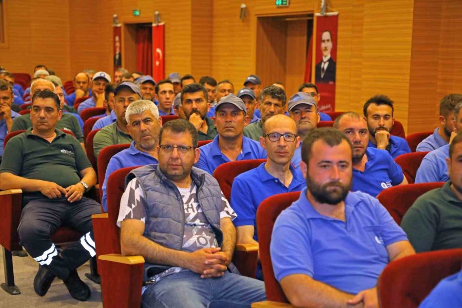 Antalya’da "sineksiz Yaz" İçin Ekipler Hem Sahada Hem Eğitimde