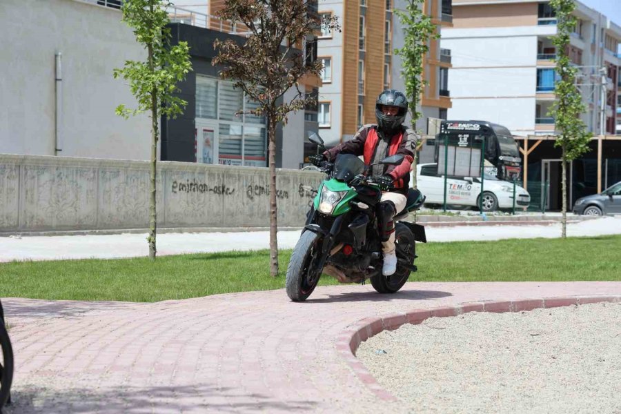 Sosyal Medya Beğenisi İçin Saniyelik İhmal Ölümle Sonuçlanabiliyor