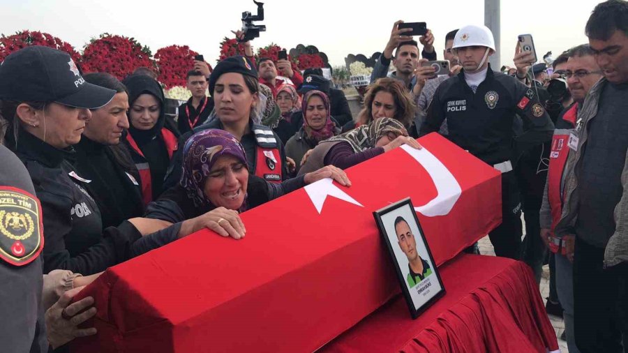 Kazada Şehit Olan Polis Memuru Son Yolculuğuna Uğurlandı