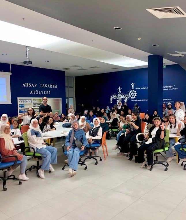 Kayseri Bilim Merkezi’nden Kız Çocukları Günü’ne Özel Söyleşi