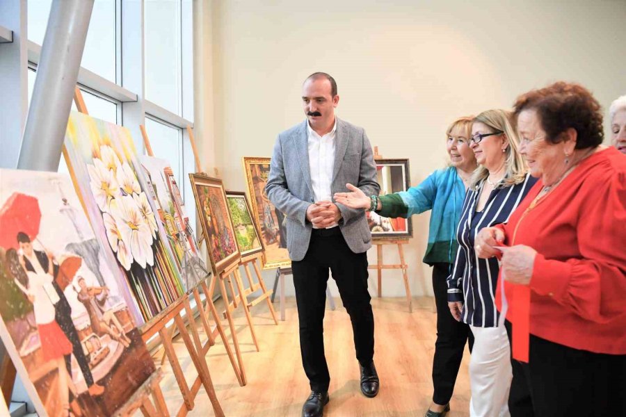 Konyaaltı’nda Gönüllülerden Resim Sergisi