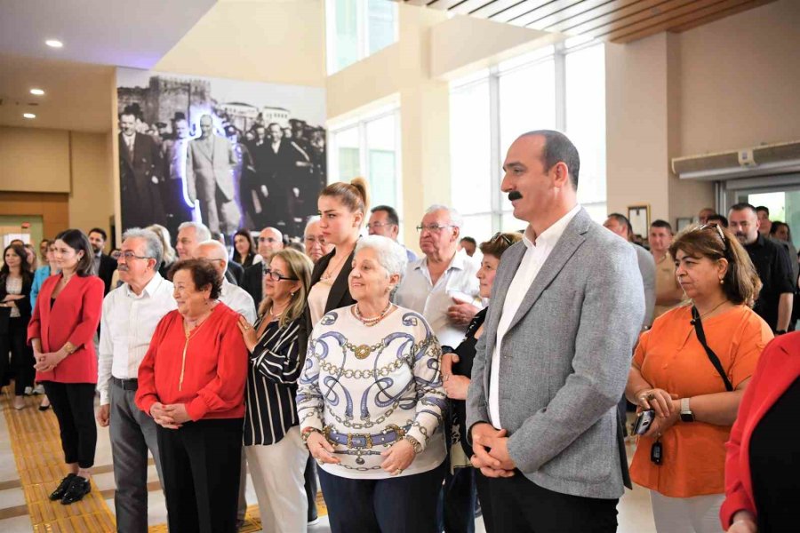 Konyaaltı’nda Gönüllülerden Resim Sergisi
