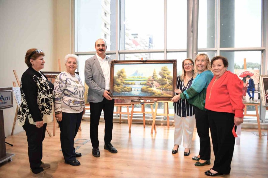 Konyaaltı’nda Gönüllülerden Resim Sergisi