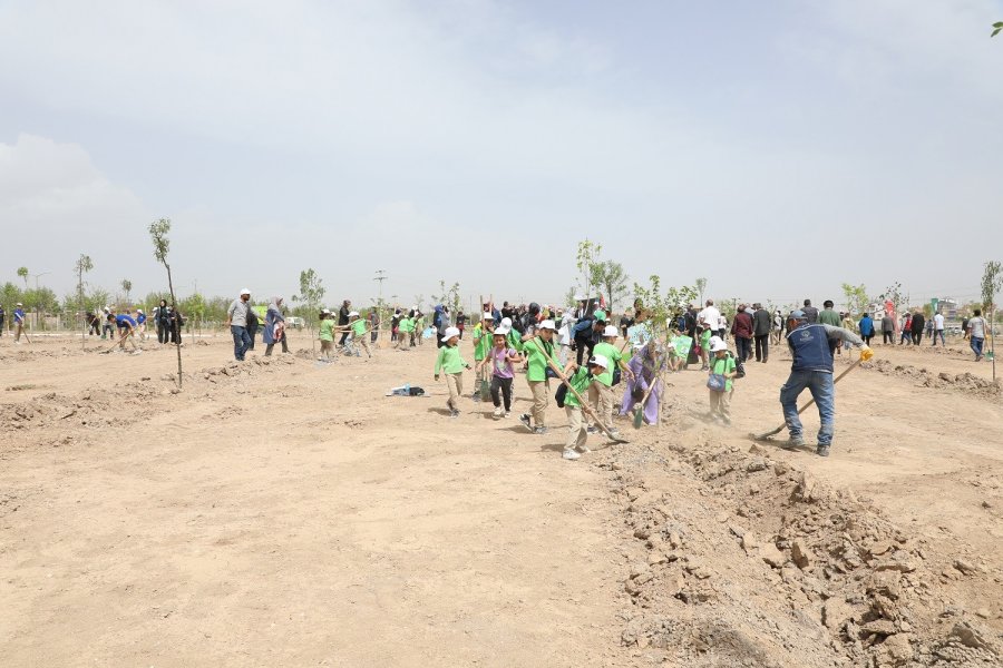 Karatay Belediyesi Binlerce Fidanı Toprakla Buluşturdu