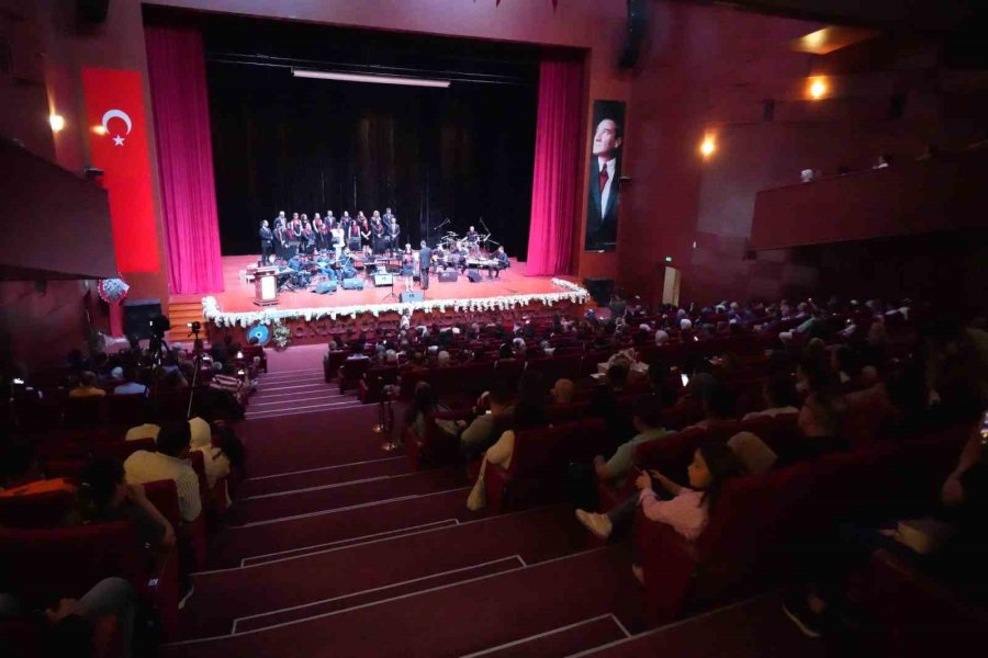 Sağlıkçılar Bu Kez Eğlendirdi