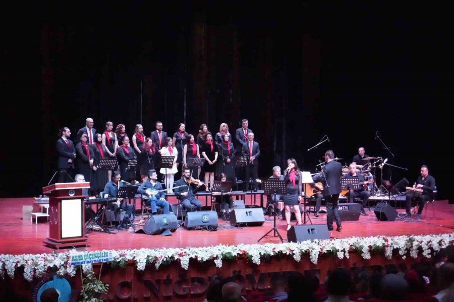 Sağlıkçılar Bu Kez Eğlendirdi