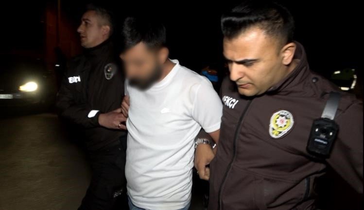 Uyuşturucuyla Yakalanan Alkollü Sürücü Polise Direndi