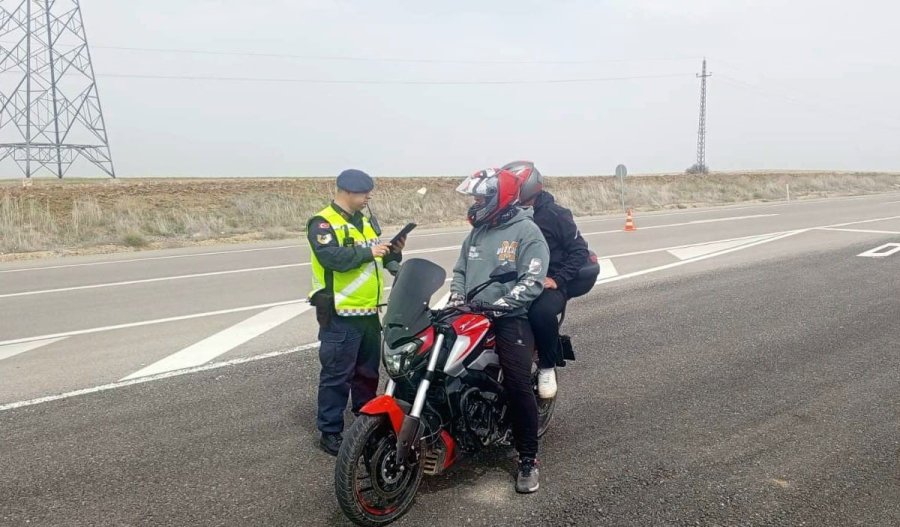 Jandarmadan Motosiklet Sürücülerine Sıkı Denetim