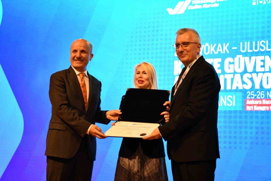 Akdeniz Üniversitesi’ne Yökak’tan 5 Yıllık Akreditasyon