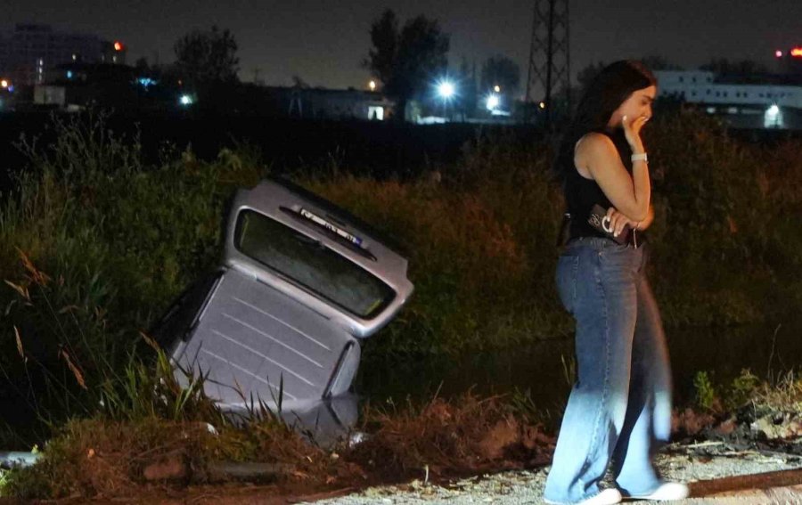Otomobil Su Kanalına Uçtu: Öldüğü Düşünülen Sürücünün Yüzerek Kaçtığı Ortaya Çıktı