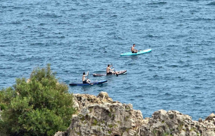 Antalya’da Çöl Tozunun Etkisi Azaldı, Sahiller Doldu