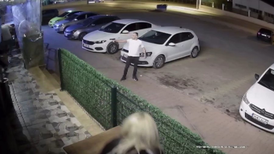 Ticari Taksi İle Takip Ettiği Husumetlisini Vurmak İçin İş Yerine Ateş Açtı