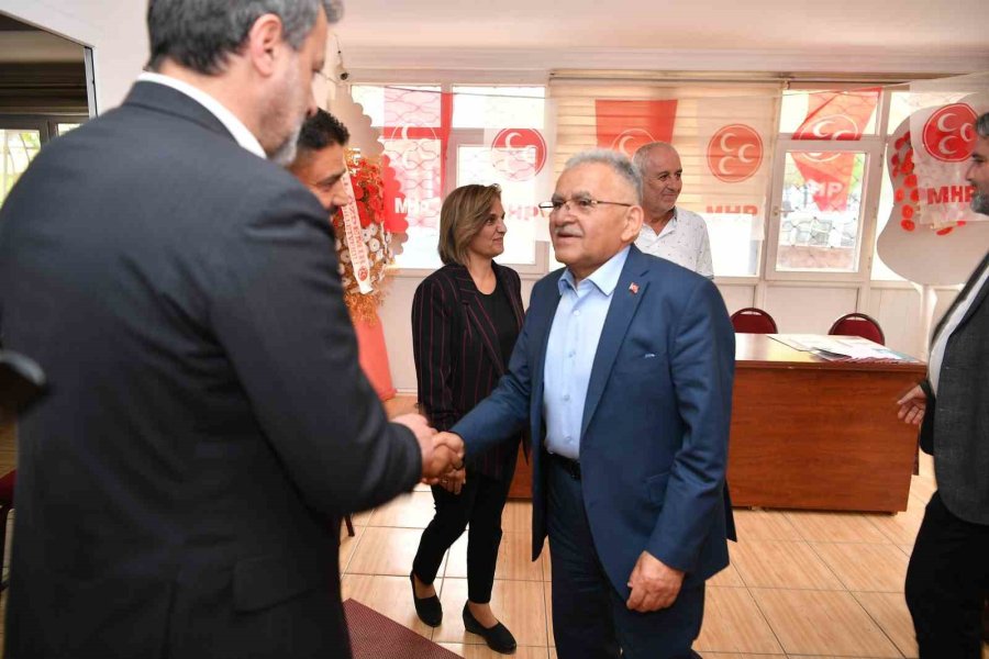 Başkan Büyükkılıç, Pınarbaşı Esnafı Ve İlçe Sakinleriyle Kucaklaştı