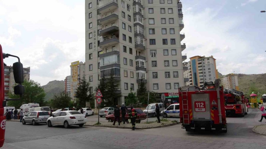 Balkonda Çıkan Yangın Korkuttu