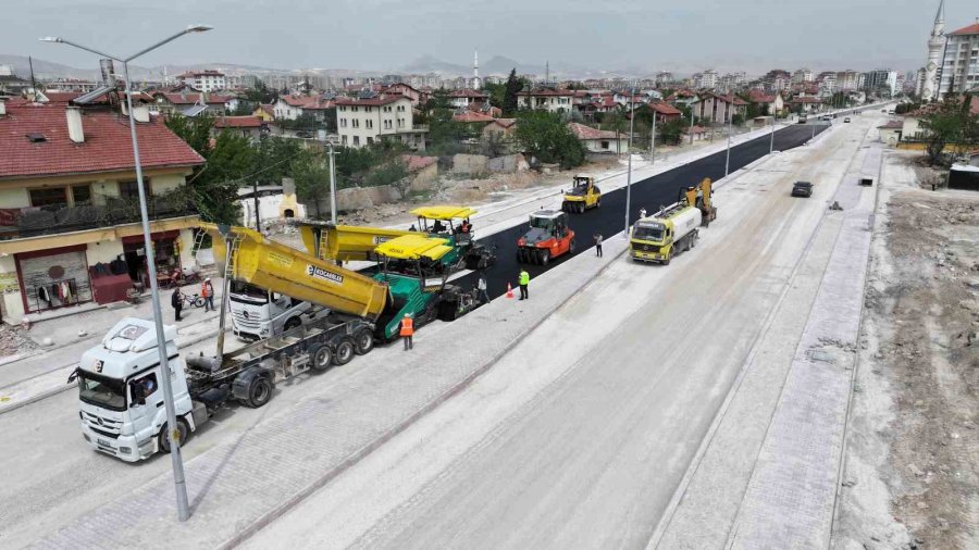 Başkan Altay: "küçük Aymanas Caddesi’nde Sıcak Asfalt Çalışmasına Başladık"