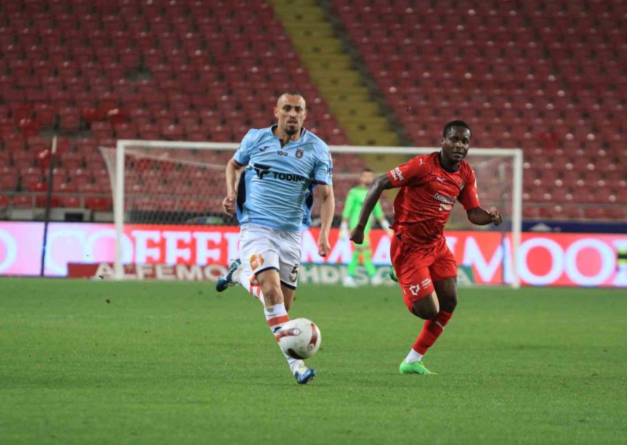 Trendyol Süper Lig: Hatayspor: 1 - Rams Başakşehir: 2 (maç Sonucu)