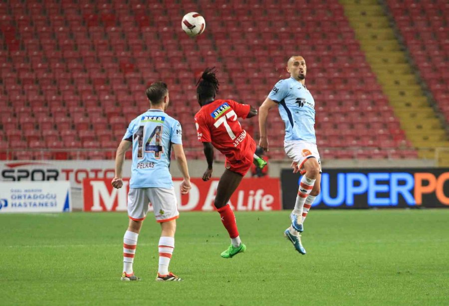 Trendyol Süper Lig: Hatayspor: 1 - Rams Başakşehir: 2 (maç Sonucu)