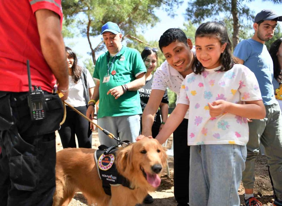Özel Öğrencilere, Kurtarma Köpeği Eşliğinde Terapi