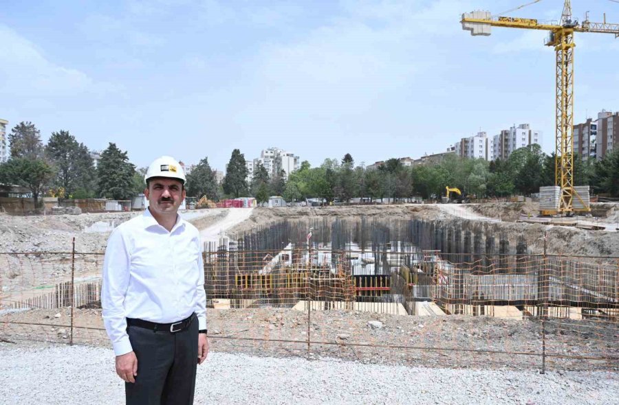 Başkan Altay: “mevcut Ağaçlara Göre Şekillendirerek Türkiye’nin En İkonik Kütüphanesini Gençler İçin Yapıyoruz”