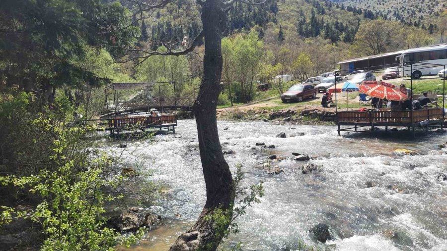 Aygırdibi Şelalesi Ziyaretçilerini Ağırlamaya Başladı