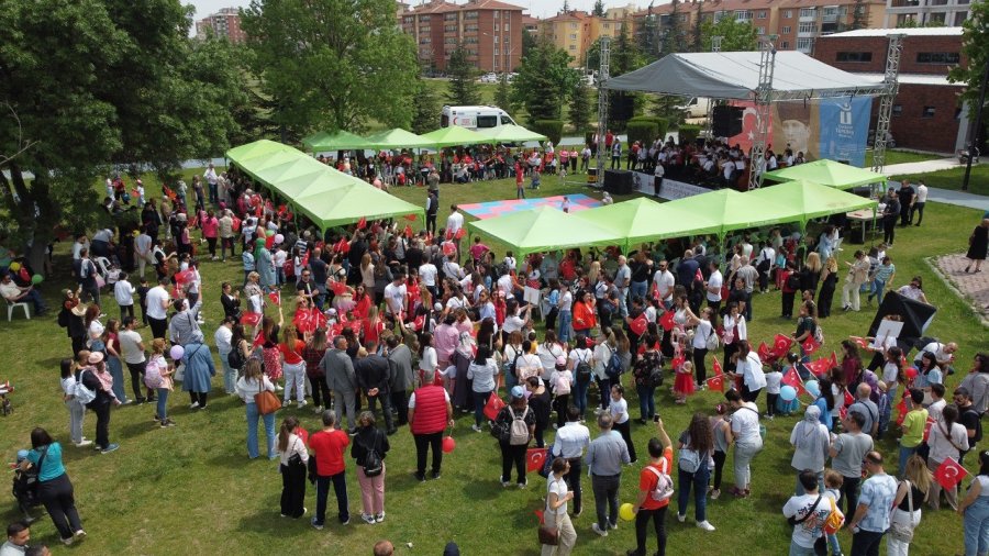 7’den 70’e Herkes 23 Nisan Coşkusunu Tepebaşı’nda Yaşadı