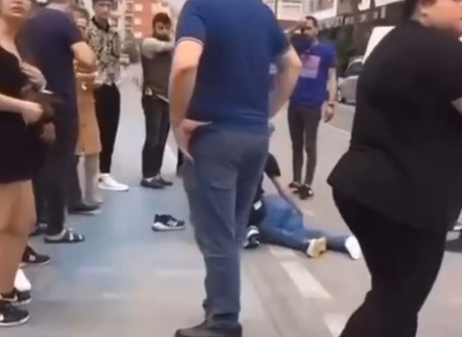 Motosiklet Sürücüsünün Ölümden Döndüğü Anlar Güvenlik Kamerasında