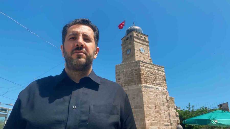 Antalya’da Saat Kulesi’ne Dikilen Bayrağa Yapılan İtiraza Vali Şahin Son Noktayı Koydu