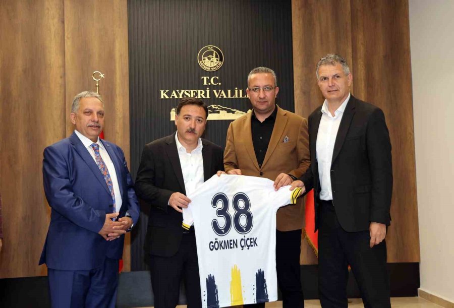 Vali Çiçek’ten Türkiye Şampiyonu Takıma 100 Bin Lira Ödül