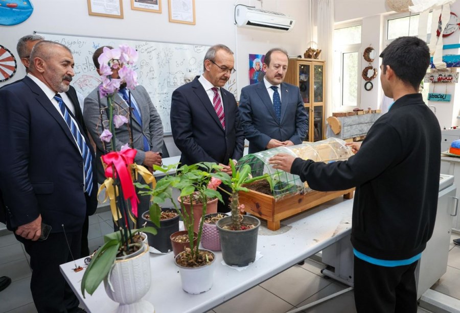 Vali Pehlivan İle Vali Yavuz, Model Fabrika Ve Yenilik Merkezi’ni Ziyaret Etti