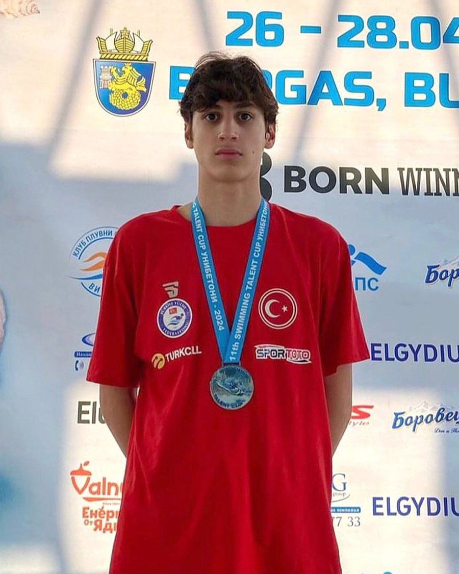 Antalyasporlu Milli Yüzücülerden Bulgaristan’da 4 Madalya