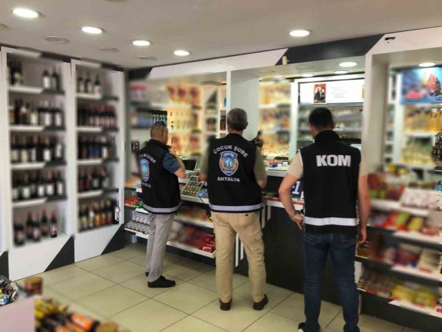 Okul Çevresinde Yapılan Denetimlerde 29 Bin 100 Adet Gümrük Kaçağı Sigara Ele Geçirildi