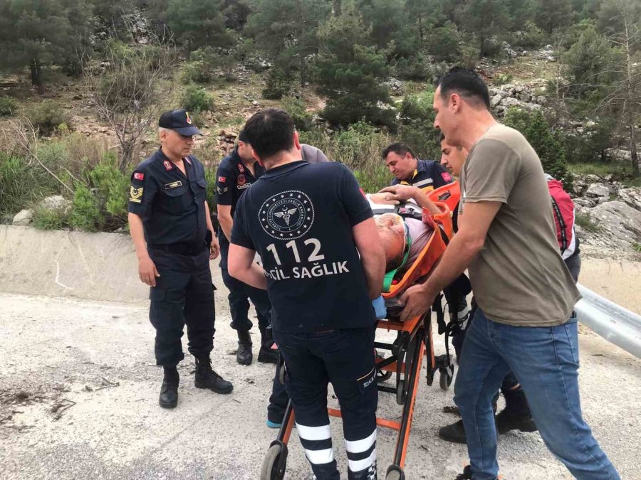 100 Metrelik Uçuruma Yuvarlanan Sürücü İçin Ekipler Seferber Oldu