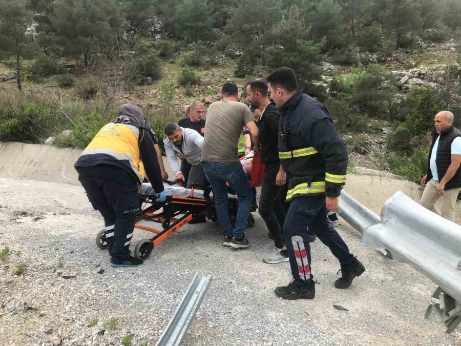 100 Metrelik Uçuruma Yuvarlanan Sürücü İçin Ekipler Seferber Oldu