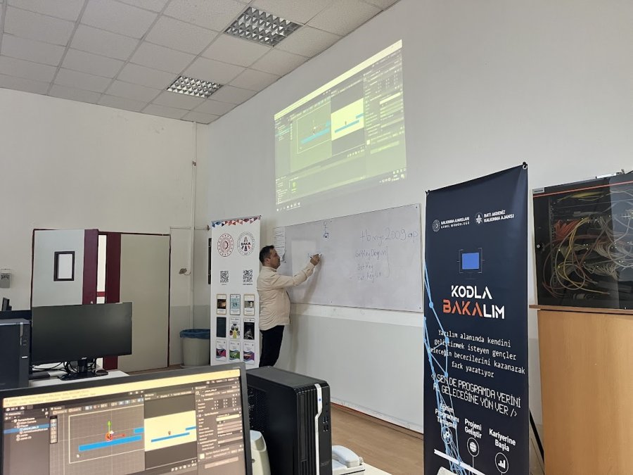 Baka’nın ’kodla Bakalım’ Programı Tamamlandı