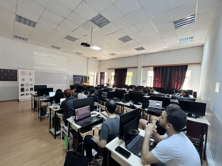 Baka’nın ’kodla Bakalım’ Programı Tamamlandı