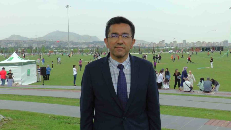 Küçük Öğrenciler Yaptıkları Uçurtmaları Gökyüzü İle Buluşturdu