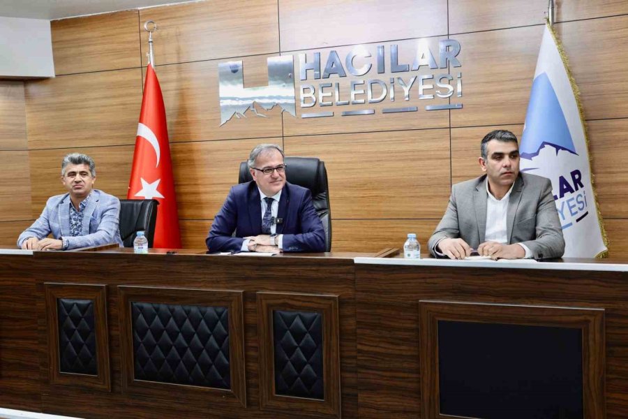 Başkan Özdoğan Muhtarlarla İstişare Toplantısı Yaptı