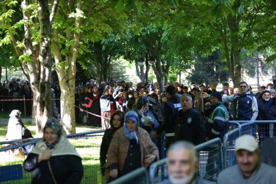 Başkan Çolakbayrakdar’dan Organik Domates Fidesi Dağıtım Etkinliğine Davet