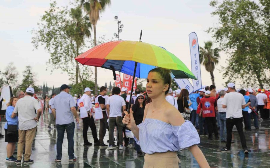 Antalya’da 1 Mayıs Coşkusu