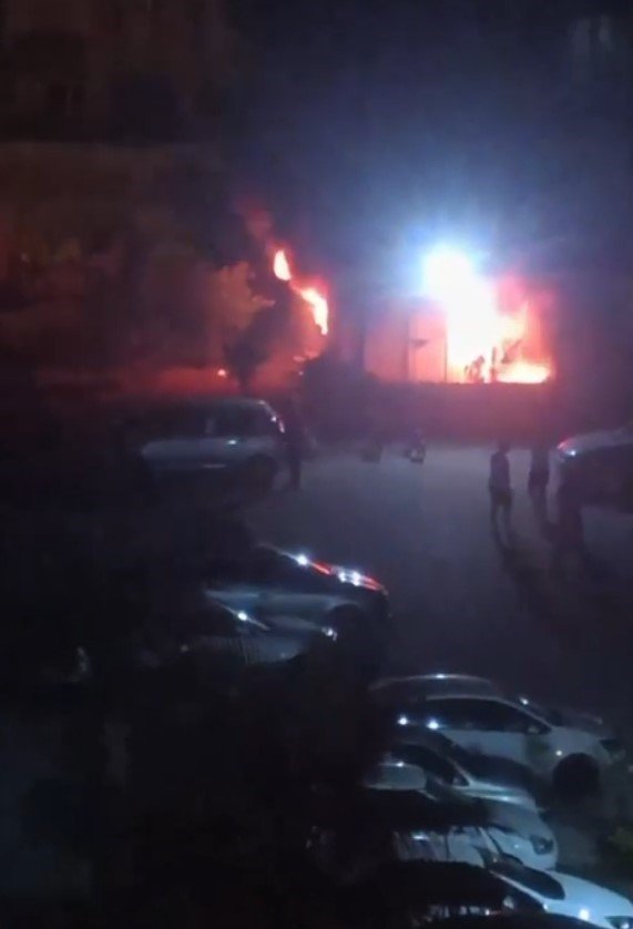 Yaşlı Adam Alev Alev Yanan Evde Hayatını Kaybetti