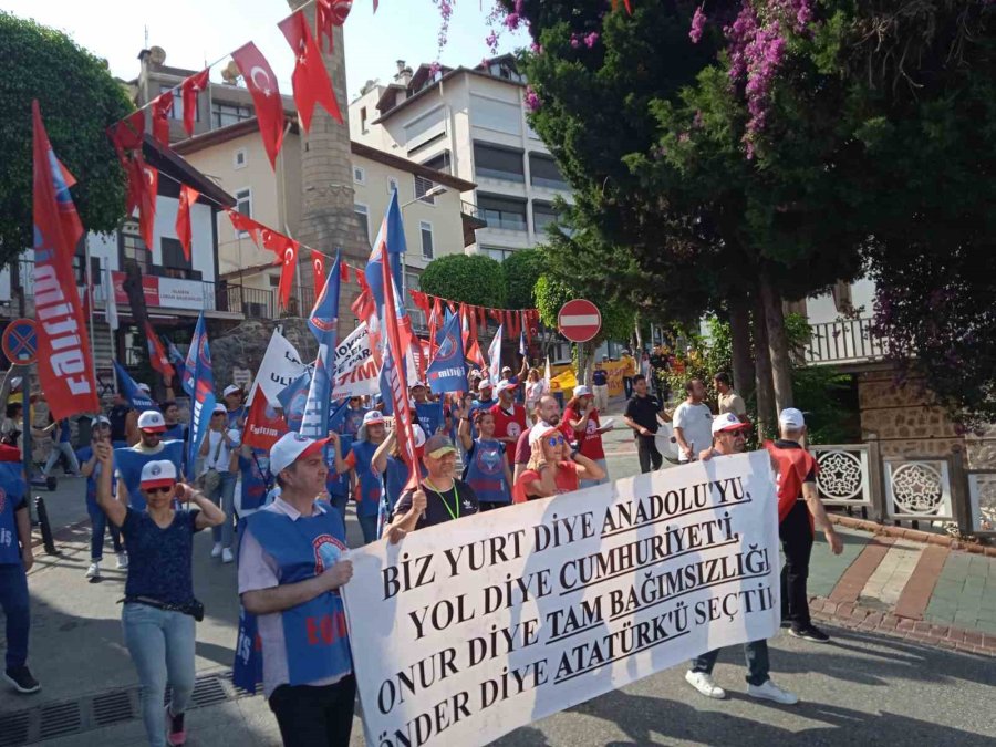 Alanya’da 1 Mayıs Kutlaması
