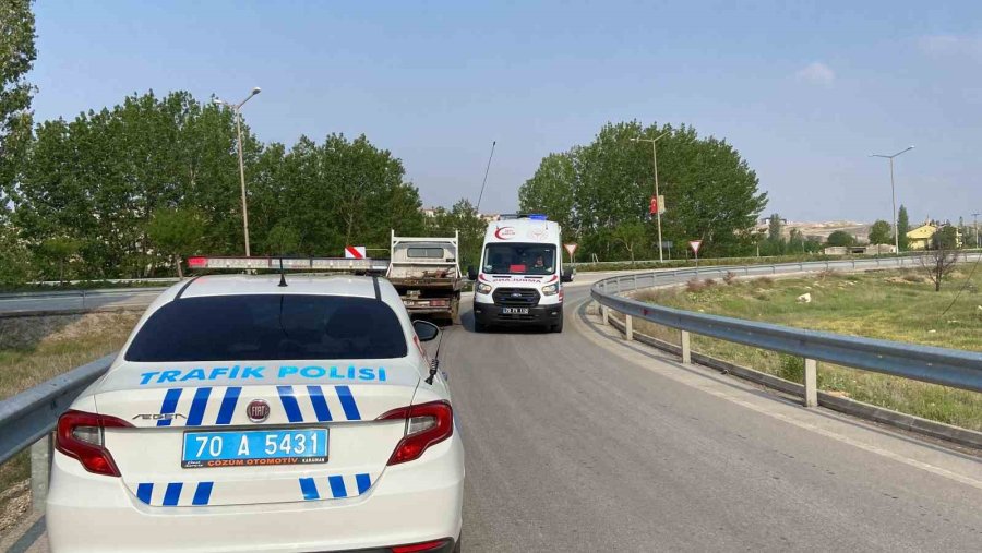 Direksiyon Başında Rahatsızlanan Sürücü Bariyerlere Çarparak Yaralandı