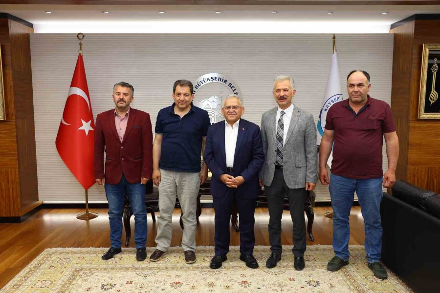 Başkan Büyükkılıç’a Garnizon Komutanı, Stk Temsilcileri Ve Müdürlerden Tebrik Ziyareti