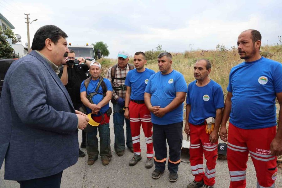 Başkan Yıldız, 1 Mayıs’ta Sahada Çalışan İşçileri Ziyaret Etti