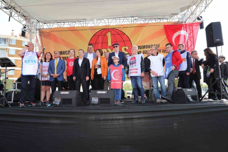 Başkan Kurt, 1 Mayıs’ta İşçi Ve Emekçileri Yalnız Bırakmadı